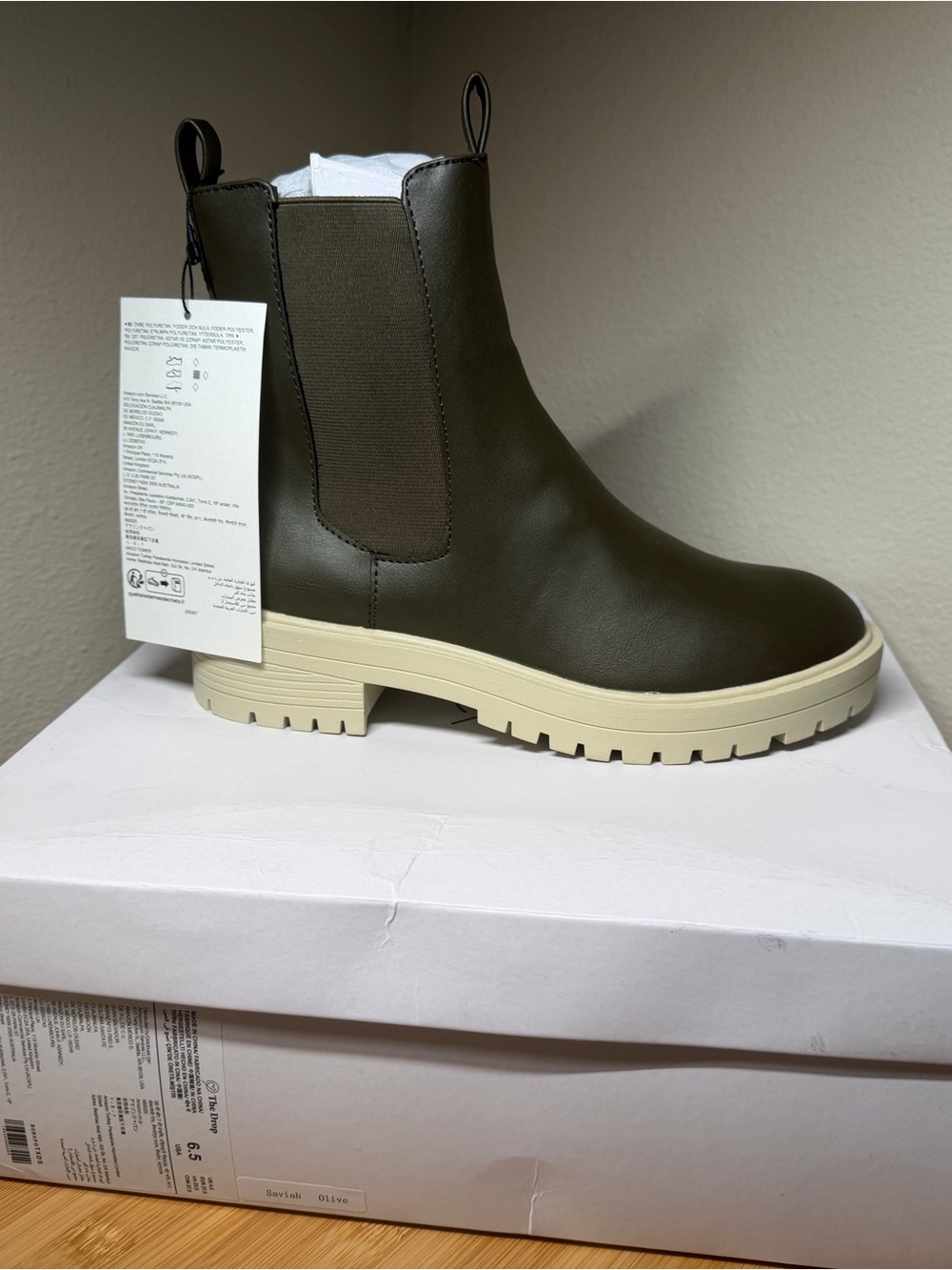 NIB The Drop Saviah Olive Green Chelsea Boots Chunky Lug Sole Pull On Size 6.5